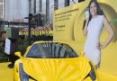 Ferrari amarela na Faria Lima, em São Paulo, destaca atributos do PagBank